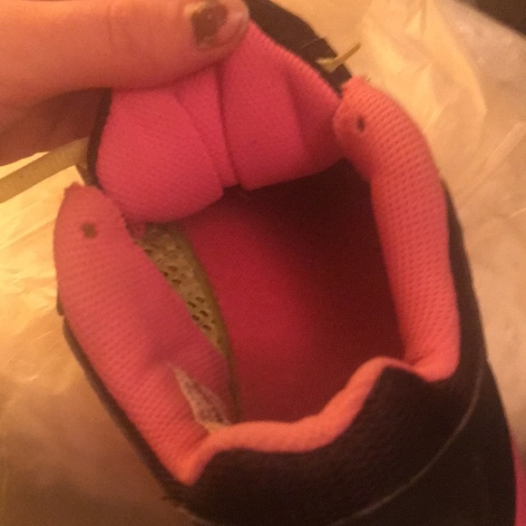 Under armor running shoes - Picture 5 of 7